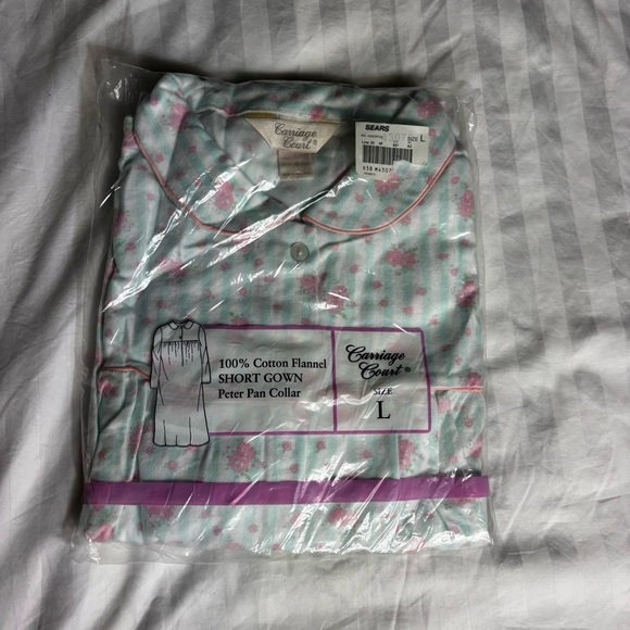 Vintage 80s/ 90s flannel floral striped short night gown with Peter Pan collar - Picture 2 of 7